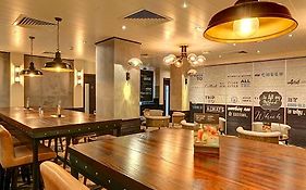 Hub By Premier Inn London Westminster - Westminster Abbey